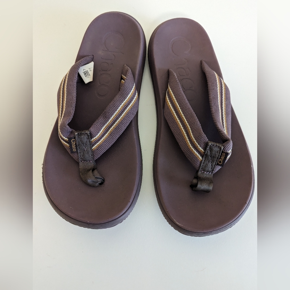 Chaco flip flop sandal, size 6, soft purple